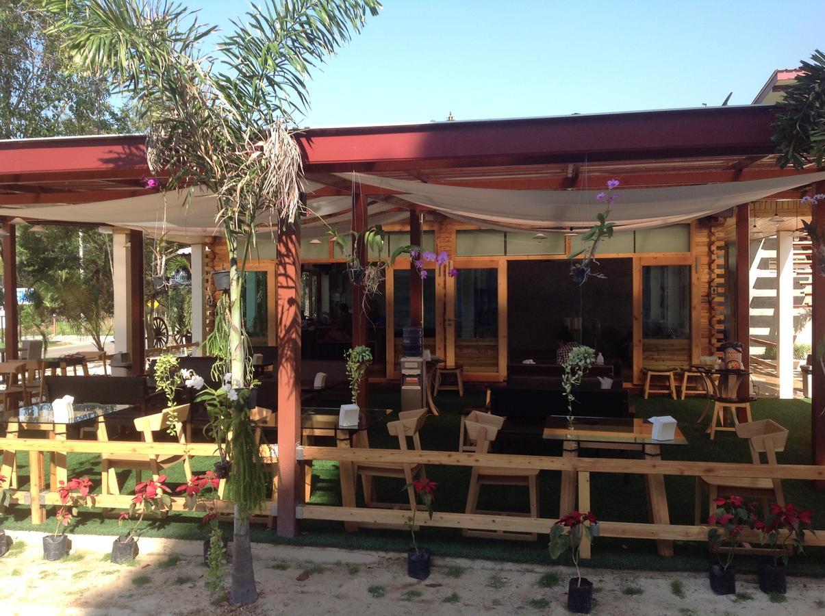 Check In And Chill Out Hotel Ban Laem Sok Buitenkant foto