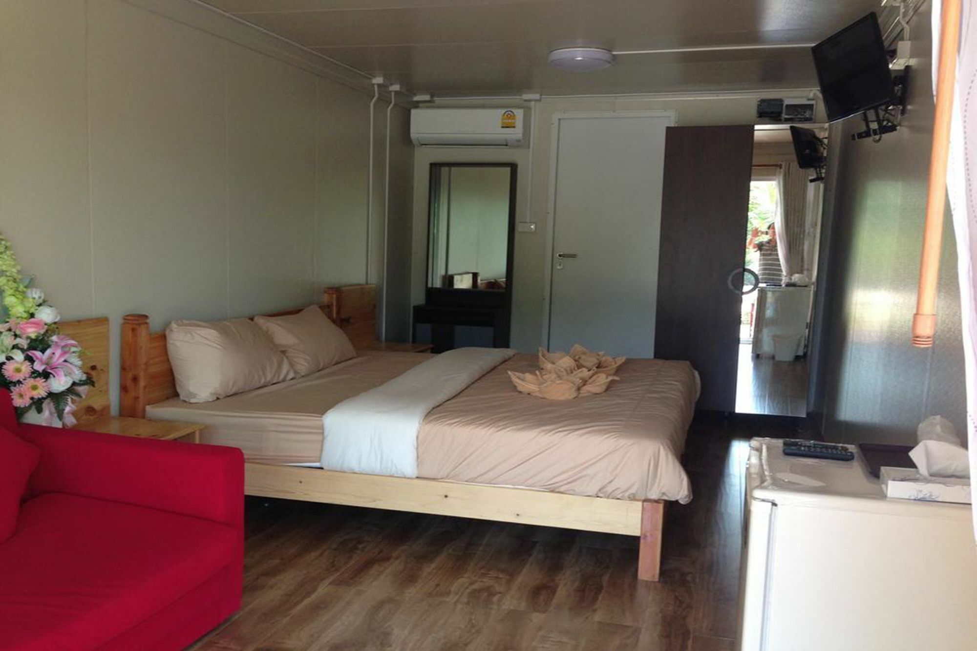 Check In And Chill Out Hotel Ban Laem Sok Buitenkant foto