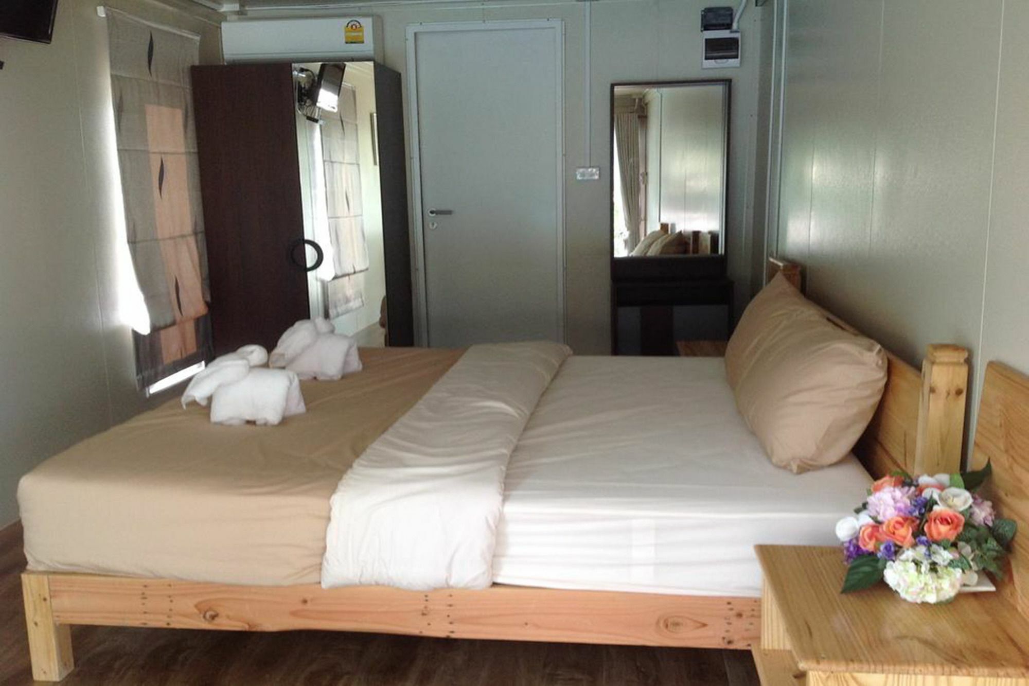 Check In And Chill Out Hotel Ban Laem Sok Buitenkant foto