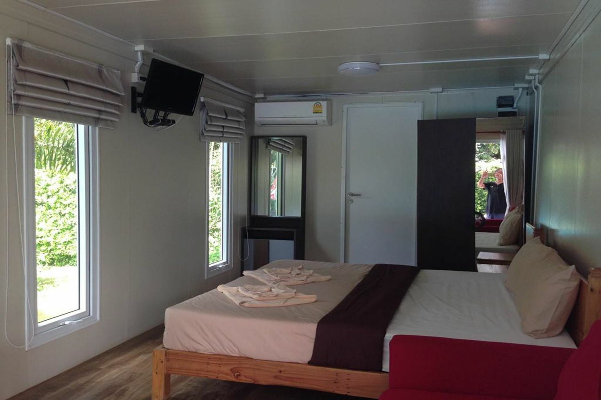 Check In And Chill Out Hotel Ban Laem Sok Buitenkant foto