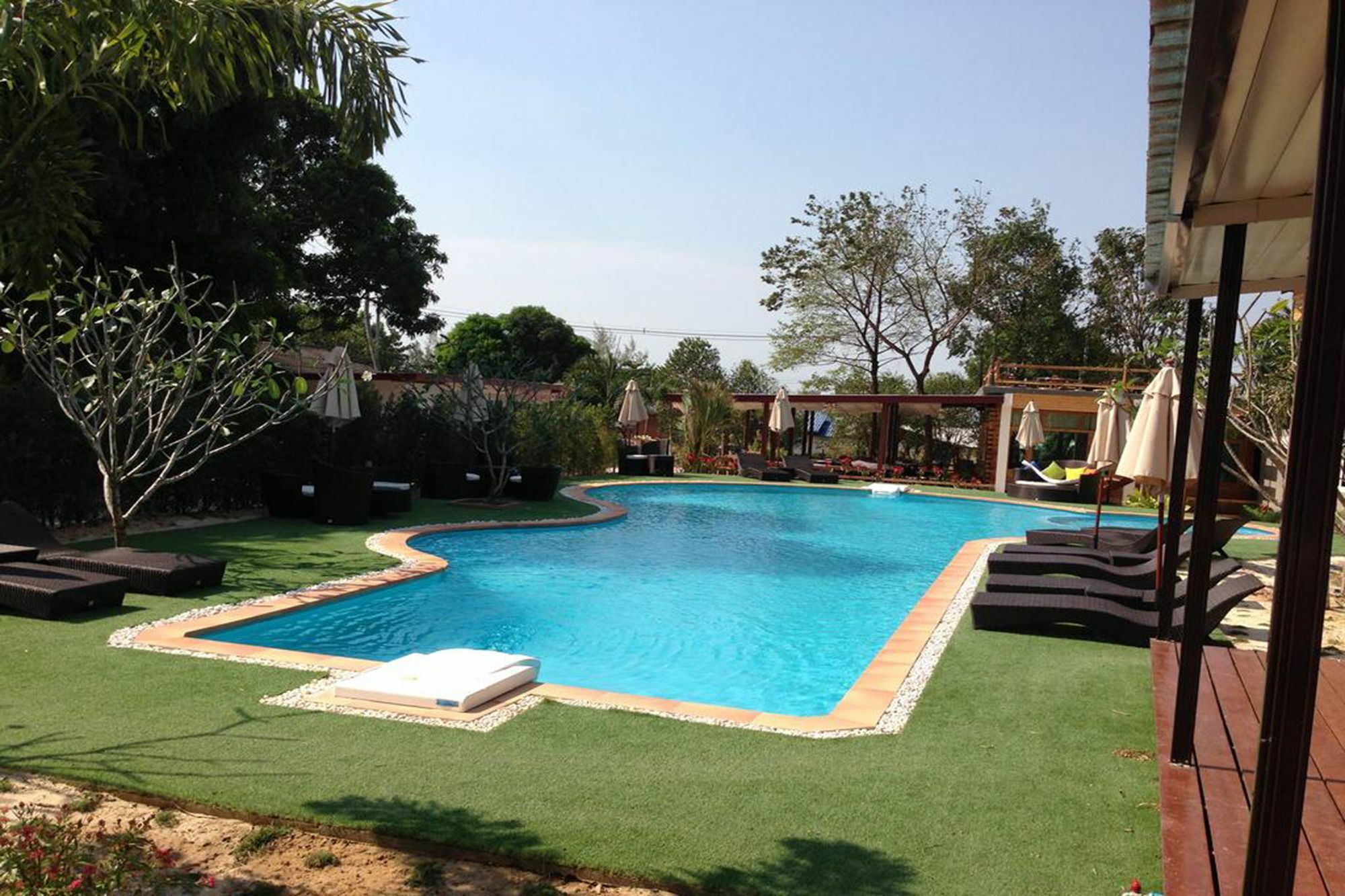 Check In And Chill Out Hotel Ban Laem Sok Buitenkant foto