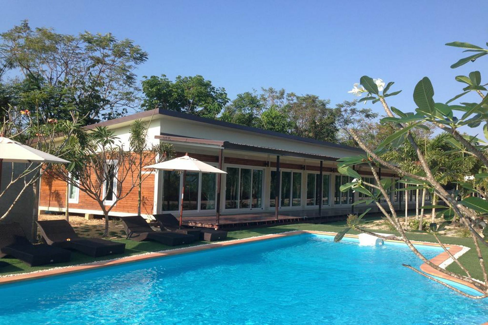 Check In And Chill Out Hotel Ban Laem Sok Buitenkant foto