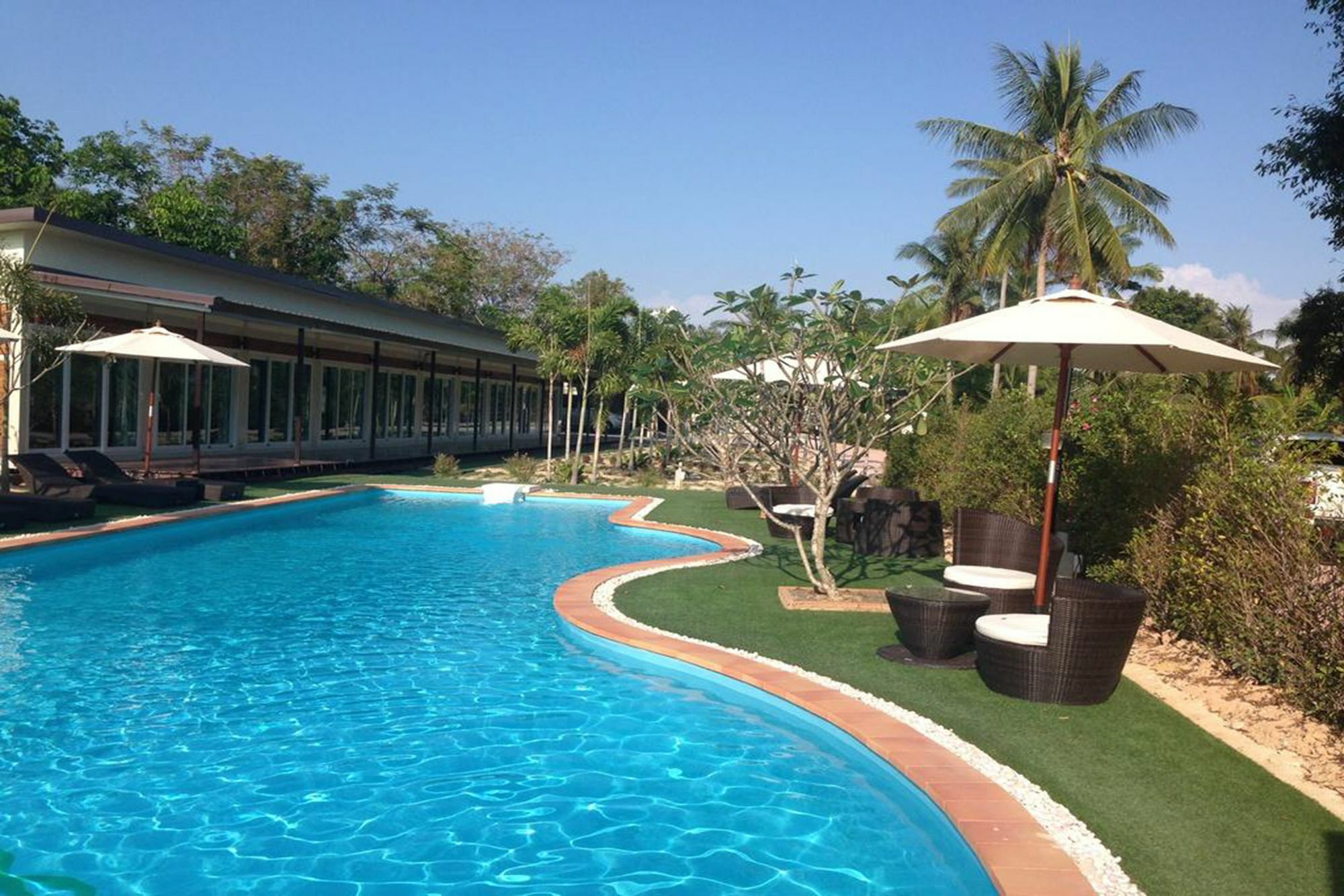 Check In And Chill Out Hotel Ban Laem Sok Buitenkant foto